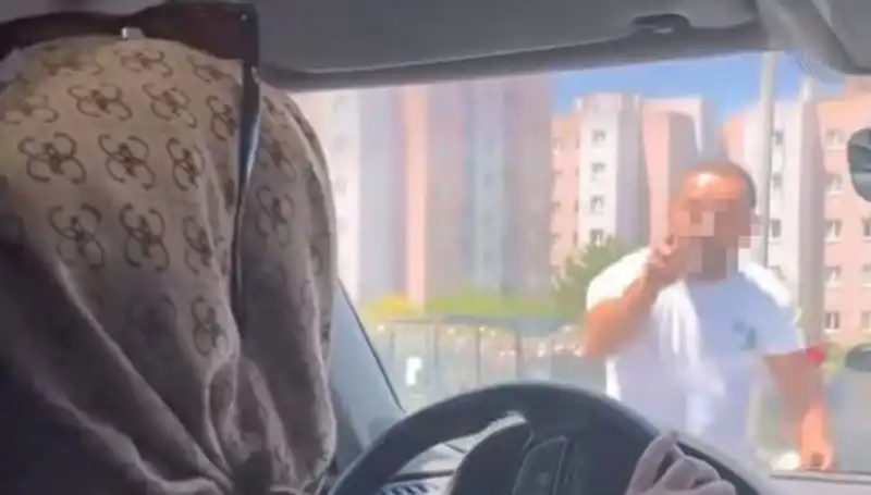 Trajik Olay: Trafikte Önünü Kesen Sürücü Camı Yumrukladı