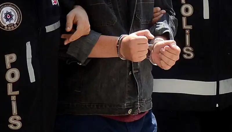 Kayseri'de Gerçekleşen Yasa Dışı Silah Operasyonunda 2 Zanlı Yakalandı