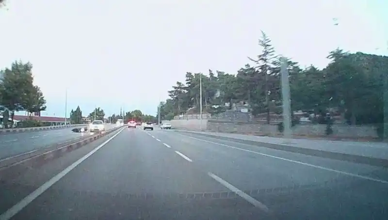 Otomobil ve Motosiklet Çarpıştı: Kaza Sonrası Ortalık Karıştı