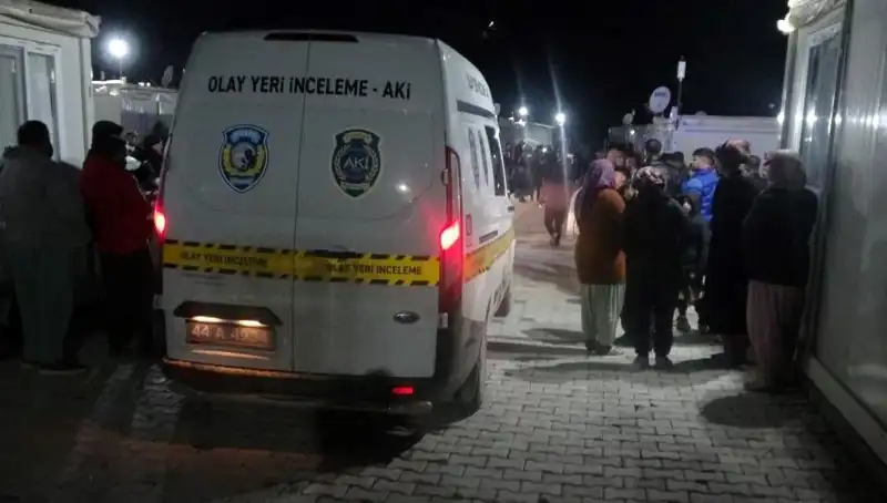 : Husumet İki Aileyi Yüz Yüze Getirdi: Kavga Ortalığı Karıştırdı