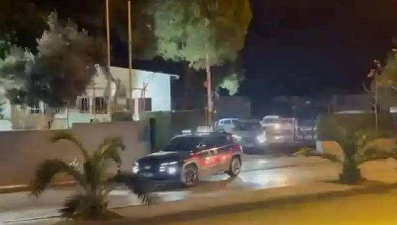 İzmir'de Gece ve Gündüz Süren Operasyonda 141 Hükümlü Yakaladı