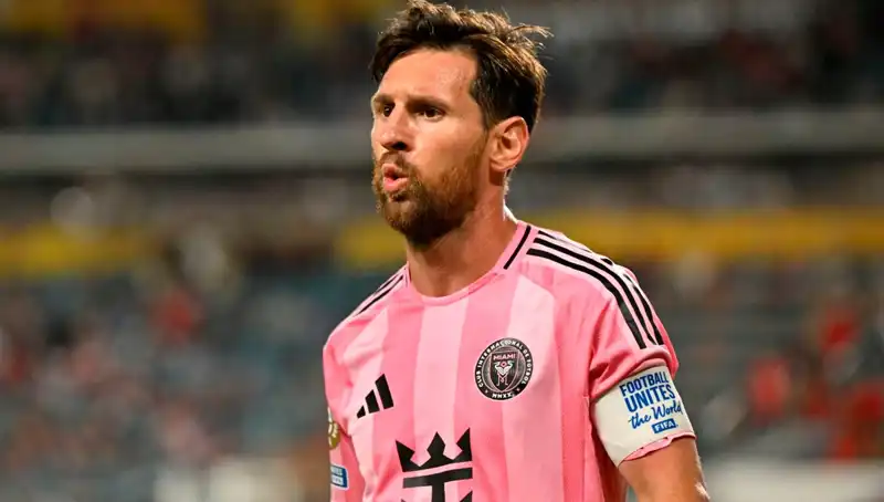 Messi'nin İlk Maçında Şanssız Beraberlik: Direkten Dönen Son Dakika Şutu