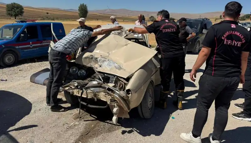 Kahramanmaraş’ta Kazaya Yol Açan Ulaşım Dramı: Kamyonet ve Otomobil Çarpıştı