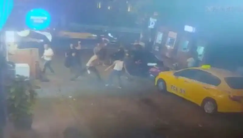 Beyoğlu'nda Lahmacun Üzerinde Patlak Veren Kavga Kanlı Bitti